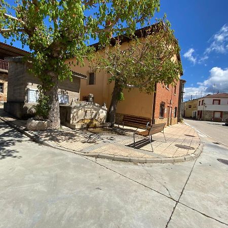 Albergue El Camino De Santovenia Santovenia De Oca Dış mekan fotoğraf
