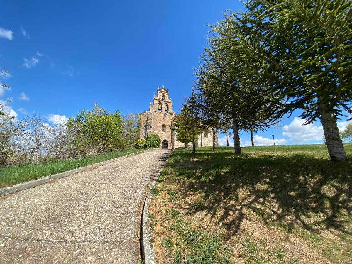 Albergue El Camino De Santovenia Santovenia De Oca Dış mekan fotoğraf